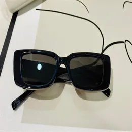 4382 occhiali da sole femminile di nuovi moda affascinanti rotonde rotonde semplici -Selling di alta qualità Uv400 Protezione Eyewea2803
