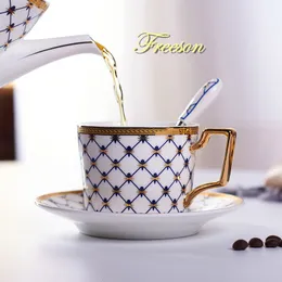 Kubki Bone China Coffee Cup Spoon łyżka 200 ml Nordic Tea Złota Porcelana Zaawansowana ceramiczna kawiarnia Espresso 230817