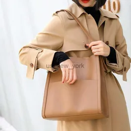 TOTES 2022 NEW LADY TOTE 단순한 디자인 패션 버킷 여성 동료 2 층 소 가죽 소프트 십대 길이 가방 여성 핸드백 hkd230818