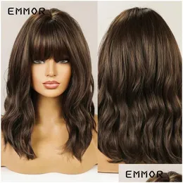 الباروكات الاصطناعية Emmor Ombre Brown إلى شعر مستعار أشقر للنساء متموجة الطبيعية الطويلة مع الانفجارات المقاومة للحرارة الألياف اليومية Cosplay Drop Del Dhg0s