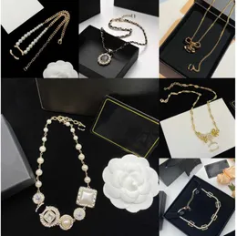 Luxus -Designer -Buchstaben Anhänger Halsketten Gold plattiert Kristallperle Strass Frauen Jewerlry Accessoires Mode Langpullover Kette