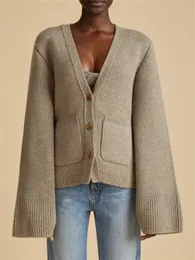 Women's Jacket VNeck Solid Color Long Sleeve Cardigan 2023 Autumn Female Single Breasted 100 Wool Elegant Sweater 230817