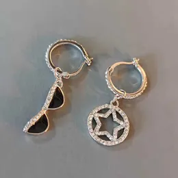 Projektant marki Miumiu Fashion Earring Szklanki pięć spiczastej gwiazdy kryształowy diamentowy hak Asymetryczne kolczyki damskie Walentynki Prezenty luksusowe akcesoria biżuteria