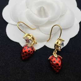 Top Designer Miumiu Fashion Earrings New Strawberry Sweetheart Super Immortal Sweet Style Simply Classic Network Red Ode Style أقراط إكسسوارات الهدايا المجوهرات