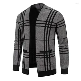 Sweaters masculinos Cardigã casual de outono, listrado, negócios de juventude de juventude Slim Fit Wear Out Out manga longa Jaquetas de colarinho em V