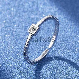 Band Rings Sterling Silver S925 Mosang Diamond Small Diamond Ring Arrangement Niche Utsökta smycken Öppning Design Välfärdsbetalning Vikta gåva J230819