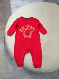 Stokta Yeni doğan tasarımcı bebek kızlar ve erkek atlayıcılar kısa kollu pamuklu tulumlar çocuklar giyim markası bebek bebek romper çocuk kıyafetleri