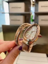 Modne damskie zegarek zwierzęcy unikalny osobowość rozbiór łańcucha węża węża ze stali nierdzewnej składana klamra kwarcowa Czarna Zbyt wiele wzorów Lady Wristwatch