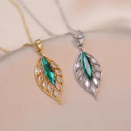 Colar de colar de pendente em colar verde em folhas de cristal cz douradas de alta qualidade Glitter for Woman Plant Jewelry Gift
