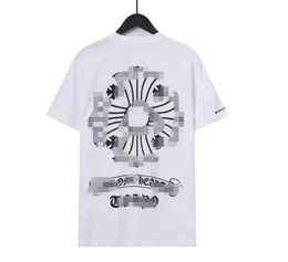 2023 masculas camisetas femininas da marca de cardíaco Crew pescoço cromos de mangas curtas Tops Tees Ch camisetas camisetas casuais casuais sânscrito Cross Pattern Men Tshirts