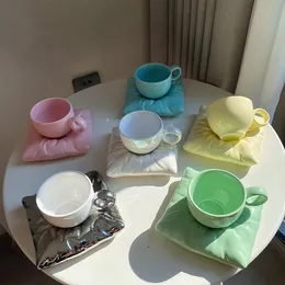 Mugs Ins Girl Heart Creative Solid Dazzle Color Milk Fat Pillow Shape Ceramic Coffee Cup Dish Set Makaron Afternoon Tea 230818