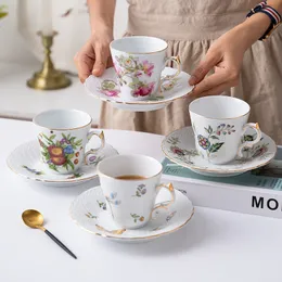 Muggar europeiska keramiska franska domstolstil Flower Milk Water Cup Creative Coffee Mug Dish eftermiddagsteuppsättning med bricka 230818