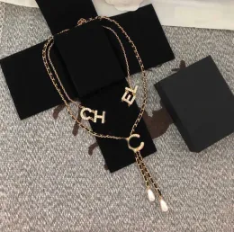 Kvinnors designer halsband choker mässing koppar 18k guld pläterad c-bokstäver halsband hänge dubbel lager långt uttalande mode bröllop smycken tillbehör
