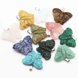 Hänghalsband 4st/parti 2023 Natural Stone Sculpture Carved Butterfly Halsband mode pärlor charms diy smycken accessorie grossist