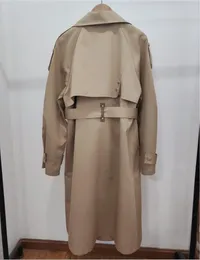 23-designierer Trenchcoat Europäische und amerikanische Luxusplaidstil Fashion Stitching Fake Zwei lose Frauen mittelgroße Grabenmäntel