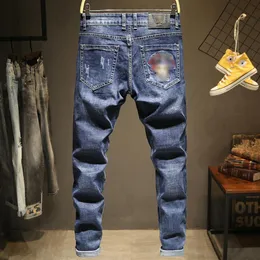 Jeans masculino Autumn Novo Medusa bordado Jeans claro de jeans Moda Slim Fit Small Straight Men calça J00X226C