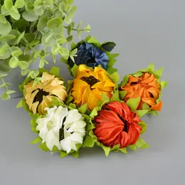 装飾的な花の花輪50pcs 6colorsシルクヒマワリの芽の花の頭のdiyホームウェディングウォールブーケ装飾ハンディクラフトフェスティバル装飾230818
