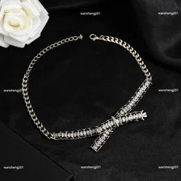 23SS Tasarımcı Kadın Kolye Yüksek kaliteli deri dokuma takı elmas yay tasarım Chokers Marka Kutusu Tercih Edilen Hediye Dahil
