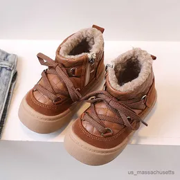 Buty modowe buty śniegowe dla dzieci skórzana kratą szycie chłopcy dziewczyny zimowe buty gęste ciepłe pluszowe obuwie R230822