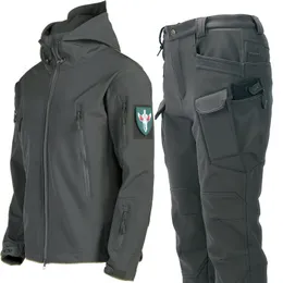 Hoodies utomhusjackor Taktiska militära varma kläder passar män vattentät haj hud mjuk skal fleece rockar armé kamouflage jakt vandring jacka set 230821