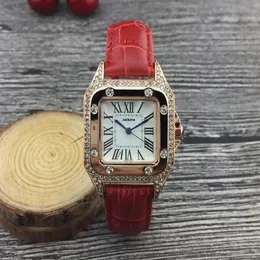 Donne di alta qualità Red Leather Watch Fashion Casual Class Square Diamonds Orologi da polso Orologi di lusso Grucia Lady Classic Wat224r