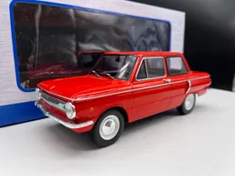 Diecast Model McG 1 18 Zaz 966 Сборник и отображение моделей сплавных автомобилей Die Casting Toy 230821