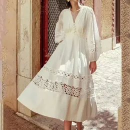 スリムでエレガントなドレス用のスプライスされたランタンスリーブ付きのフレンチファッショナブルVネックデザインの新しいドレス