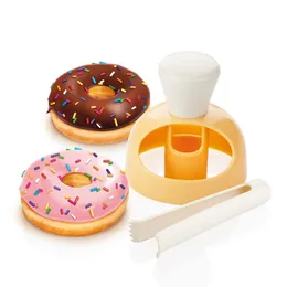 American large doughnut mold with dipping tongs Baking utensils Embodying cookie molds Plastic hollow bread molds