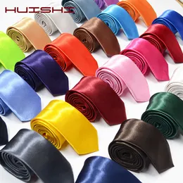 Boyun bağları Huishi Tie Erkekler için İnce Düz Renk Kravat Polyester N Cravat 5cm Genişlik 38 Renkler Mavi Altın Parti Formal Moda 230822