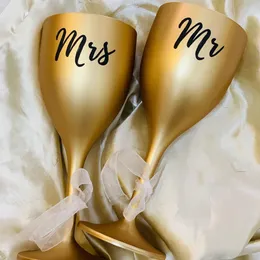 Väggklistermärken 6pcsset Mr och Mrs Wine Glasses Sticker Lyweds Engagement Wedding Present Champagne Glass Decal Decoration 230822