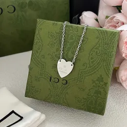 Gglies Brand Heart Pendant Designer for Women Sier Necklaces Vintage Simple Jewelry Necklace Style Letter Gift Accessories