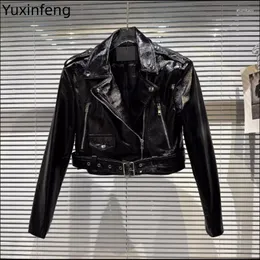 Skóra damska Yuxinfeng Streetwear Fashion Kurtka Jasna przekątna zamek błyskawiczny Epaulet Patentowy płaszcz z długim rękawem z beit czarny