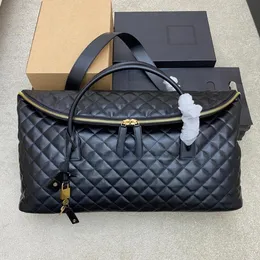 23 ES Giant Travel Bag In Quilted Leather Black Maxi Supple Bag Top Handtag Duffle Designer Womens Mens Zip Closure fodral Stora handväskor Fash