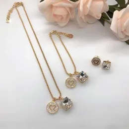 Top designer MiuMiu Fashion Necklace temperament love inlaid Rhinestone Bracelet sweet and elegant long hanging pearl earrings women's luxury Jewelry Accessories