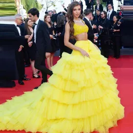 Röcke Luxus Ballkleid geschichtetes Tüll Maxi Rock Extra üppig gestufte gelbe Frauen Prom Elastic Sweep Train Hochzeitsveranstaltung