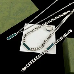 Ювелирные изделия 22SS 925 Серебряное g Письмо зеленая эмалевая подвесная ожерелье мужской и женский модный браслет праздник.