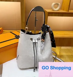 Wholesale New Autumn Textured One-Shoulder Simple Crossbody Silk Scarf Women's Bucket Bag Fashion Commuter Small Square Bags