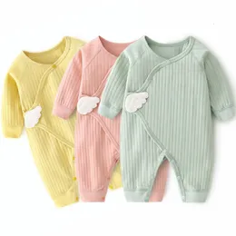 Rompers Lawadka 06M Spring Autumn born Baby Girl Boy Romper Cotton Solid Soft Infant Jumpsuit With Wing Casual Clothes For Girls 230822