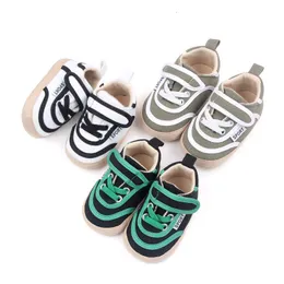First Walkers Fashion Born Baby Shoes Boys and Girls Boys Solid Sole Sole Sneakers Casual Sneakers 230823