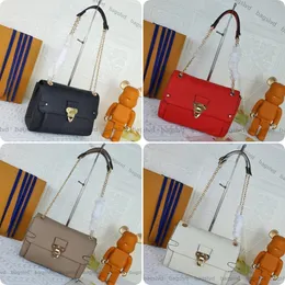 Designväska axelväska lyxväskor kedja crossbody väska präglad väska 5a högkvalitativa kvinnor handväska cross body påse klaff handväska läder messenger väska handväskor m44151