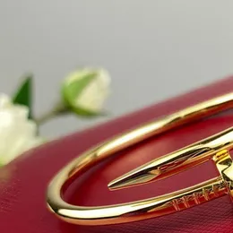 Nagelbangle för kvinnlig man standardtjocklek par armband guldpläterad 18k armband t0p inre omkretsstorlek 16-19 cm designer utredande gåva 007