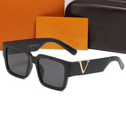 Designer óculos de sol homens homens óculos de sol Classic letra completa moldura de lazer de lazer de vidro de sol integral Óculos adumbral 6 cor opcional