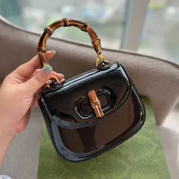 Patent läder bambu väska mini handväska kvinnor crossbody väskor vintage klaff bambu twist buckle axelväska mobiltelefon ficka borttagbar hårdvara borrkedja tote