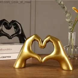 Nordic Style Heart Gesture Sculpture Resin Love Finger Figurines Wedding Home Living Room Desk Ornaments Q230823