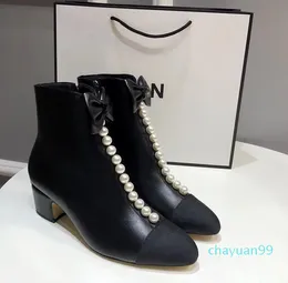 Women Boots Black and White Fashion Leather Leather Bear Bootloots Tasseloots chunky Heel Solidcolor Boots Short Autumn Winter Classic Colling Wamen