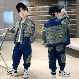 Set di abbigliamento per ragazzi in denim tuta in denim primaverile e autunno moda baby coreano tops per bambini 210 anni 230823