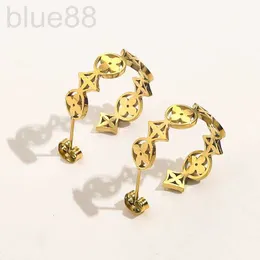 Charm Designer Four Leaf Grass Style Curved Earrings Classic Pattern Korean Cool Fashion 9OQZ