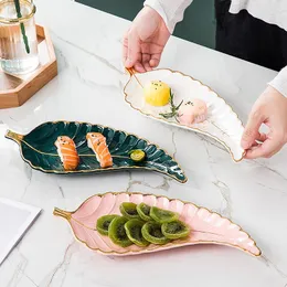 Tallrikar nordisk stil guldkantad bladformad platta smycken keramiska prydnadssätt förvaring sushi blad mode dessert