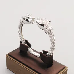 Bracciale rigido largo in oro 18 carati Bracciale con diamanti leopardati e catena Love Designer per donna uomo coppia stilista Wedding Party Than