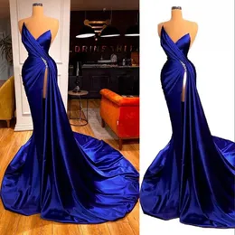 2023 Arabic Bridesmaid Dresses For Weddings Long Royal Blue Sweetheart Crystal Beads Mermaid Side Split Party Sweep Train Maid Honor Gowns